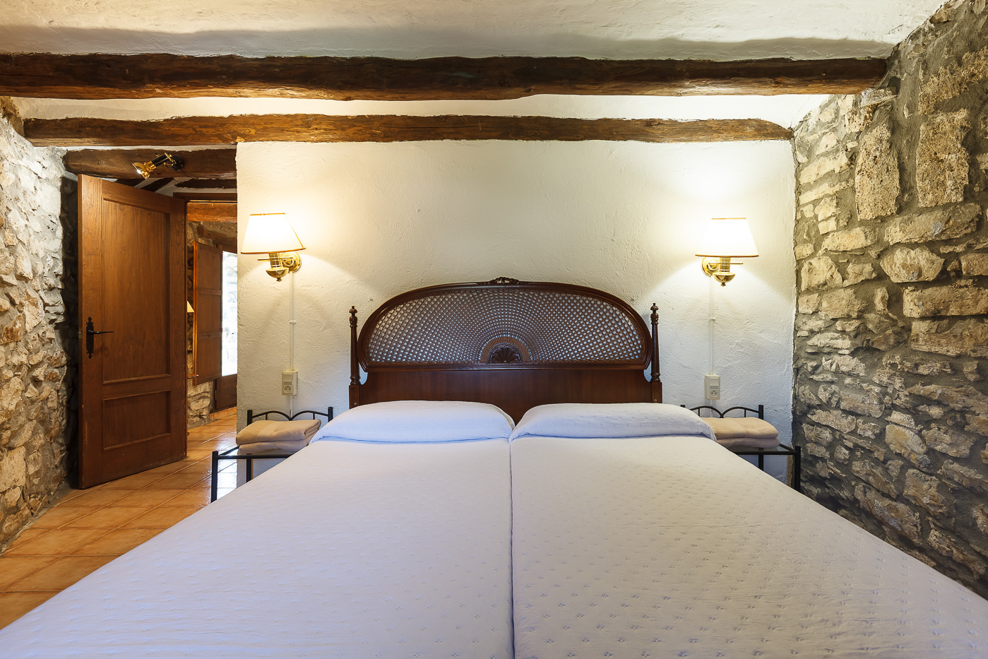 Twin bedded room (beds pushed together)